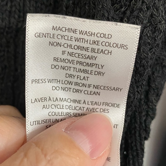 Women’s Size XL Black Cable Knit Pull On Sweater Crew Neck Vents at Sides - Picture 9 of 11